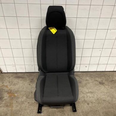 Peugeot 308 1.2 PureTech Hybrid 136 Seat, right 2022 9813461080-9832588480
