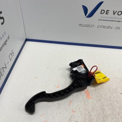 Peugeot Partner 1.5 BlueHDi 100 Accelerator pedal 2020 9813994080