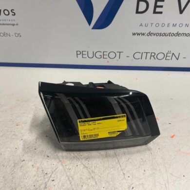 Peugeot 3008 1.2 12V PureTech Hybrid 48V Taillight, left 2022 9836231480