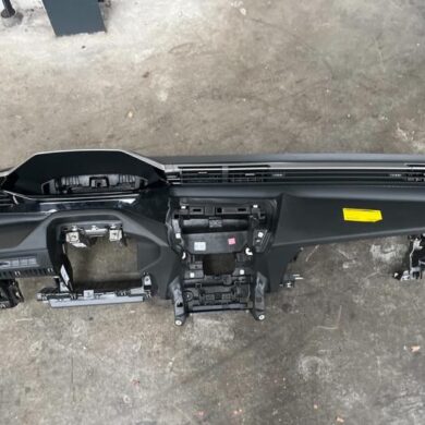 Peugeot 308 1.2 PureTech Hybrid 136 Dashboard 2022 98392741ZD