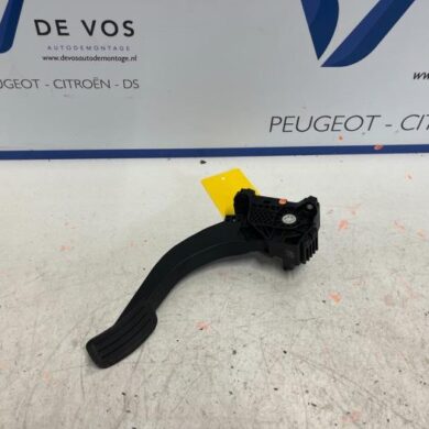 Peugeot 308 1.2 PureTech Hybrid 136 Accelerator pedal 2022 9845116580
