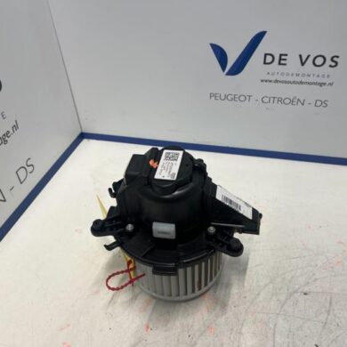 Peugeot 3008 1.2 12V PureTech Hybrid 48V Kachel Ventilatiemotor 2022 9821292180-9849717380