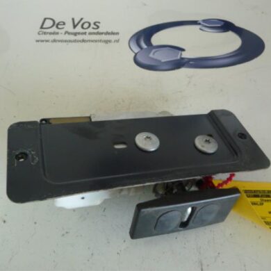 Peugeot 607 2.7 HDi V6 24V Tailgate lock mechanism 2006 865429