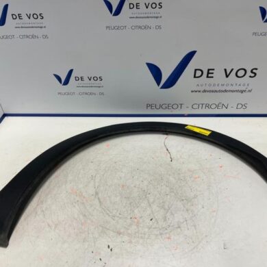 Opel Grandland X 1.2 Turbo 12V Wheel arch strip 2018 YP000404XT