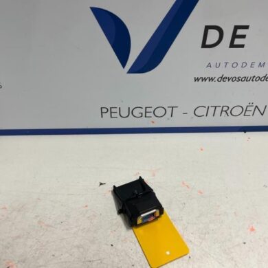 Peugeot 5008 1.2 12V e-THP PureTech 130 Front camera 2018 1640245380-9826575280