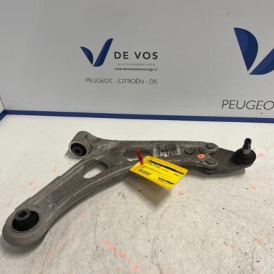 DS Automobiles DS7 Crossback 1.2 12V PureTech 130 Draagarm rechts-voor 2019 9815014380