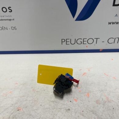Peugeot 2008 1.2 VTi 12V PureTech 130 Parking brake switch HNS 2022 98105935VV