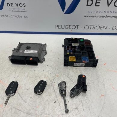 Peugeot 5008 1.2 12V e-THP PureTech 130 Engine management computer HNW 2018 9826380880-1634734880