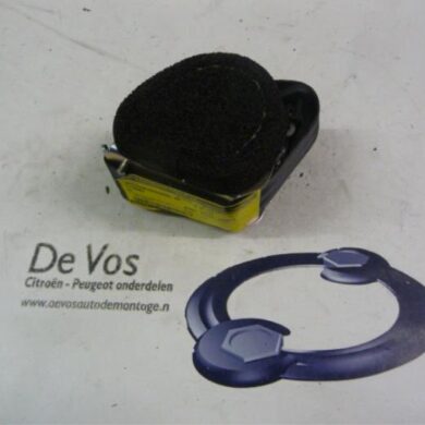 Citroen C5  Rear seatbelt, right 2008 8975S0
