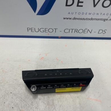 Peugeot 308 1.2 PureTech Hybrid 136 Heater control panel 2022 98350205ZD