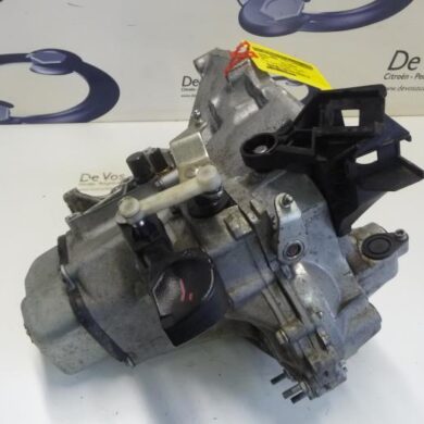 Peugeot 208  Versnellingsbak 8HR-8HR8H01 2014 2222YR 20CQ66