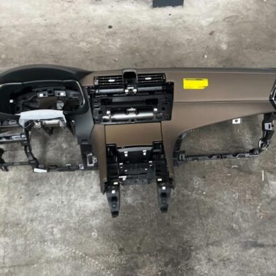 DS Automobiles DS7 Crossback 1.2 12V PureTech 130 Dashboard 2019 16317288ZD