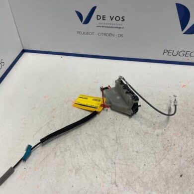 Peugeot Partner 1.5 BlueHDi 100 Front door lock mechanism 4-door, right 2020 9816343380
