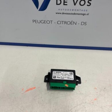 Peugeot 5008 1.2 12V e-THP PureTech 130 PDC Modul 2018 9824532180-1623123080