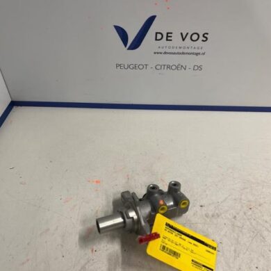 DS Automobiles DS7 Crossback 1.6 16V E-Tense 225 Hoofdremcilinder 5G06 2023 1647858080