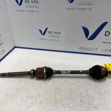 Peugeot 208 1.5 BlueHDi 100 Aandrijfas rechts-voor YHZ 2019 9801048680-1612690280 20V243