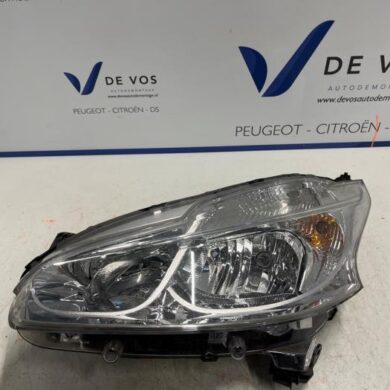 Peugeot 208 1.2 Vti 12V PureTech 82 Koplamp links 2014 9802221880