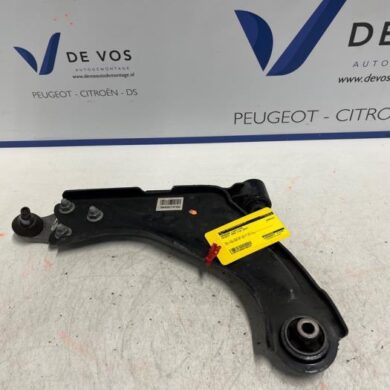 Peugeot 3008 1.5 BlueHDi 130 Front wishbone, left 2023 9816865580-9846329580