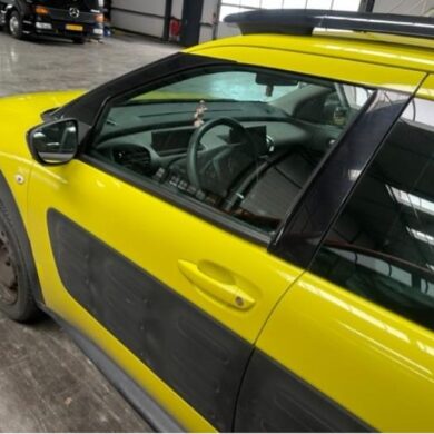 Citroen C4 Cactus 1.2 PureTech 82 12V Portier 4Deurs links-voor 2015 9801012980