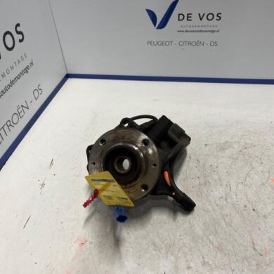 Peugeot 208 1.5 BlueHDi 100 Fusee links-voor 2019 1607557480