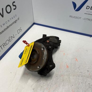 Citroen DS3  Fusee rechts-voor 2013 364790