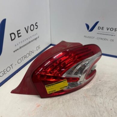 Peugeot 208 1.6 Vti 16V Achterlicht links 2013 9672628280