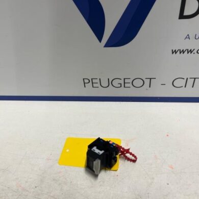 Peugeot 308 1.2 PureTech Hybrid 136 Handrem schakelaar HN09 2023 98105935VV