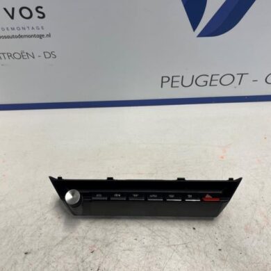 Peugeot 308 1.2 PureTech Hybrid 136 Kachel Bedieningspaneel 2023 98350200ZD