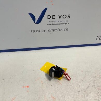 Citroen C5-X  Parking brake switch HN09 2023 YL001124ZD