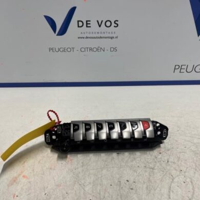 Peugeot 3008 1.2 12V PureTech Hybrid 48V Switch 2022 98249154DX