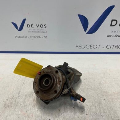 Peugeot 208 1.2 Vti 12V PureTech 82 Fusee links-voor 2016 1607557480