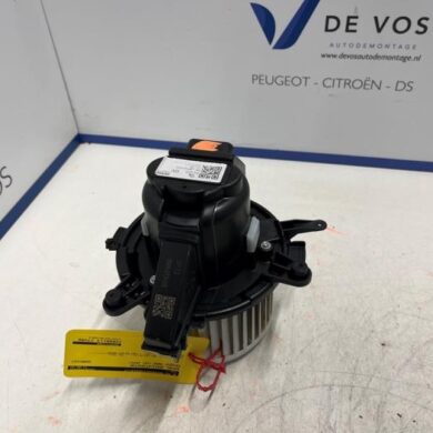 Peugeot 5008 1.2 12V Hybrid Kachel Ventilatiemotor 2022 9849717380