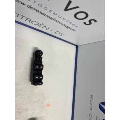 Citroen C5 Aircross 1.2 PureTech Hybrid 136 Multi-functional window switch 2022 98423402ZD