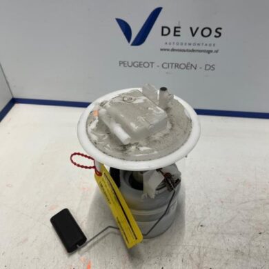 Opel Corsa 1.2 12V 75 Brandstofpomp Mechanisch HMH 2022 9823470180