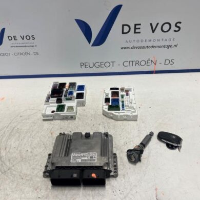 Peugeot 308  Engine management computer YHZ 2022 9845780880-1687811680