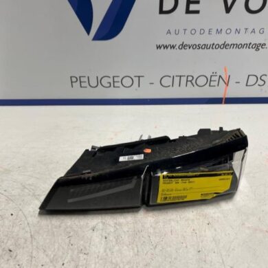 Peugeot 308 1.5 Blue HDi 130 16V Rücklicht rechts 2021 9835300380
