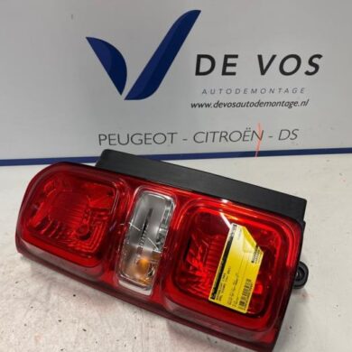 Opel Vivaro 2.0 CDTI 122 Achterlicht links 2021 9808243180