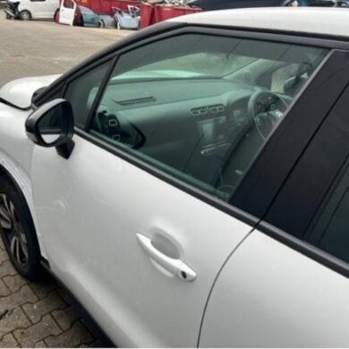 Citroen C3 Aircross 1.2 e-THP PureTech 110 Door 4-door, front left 2018 YQ00173780