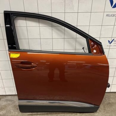 Peugeot 5008 1.2 12V Hybrid Front door 4-door, right 2022 9812306280