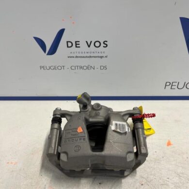 Citroen C5 Aircross 1.2 PureTech Hybrid 136 Remklauw (Tang) rechts-voor HN09 2022 1647880080