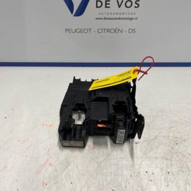 Peugeot 308 2.0 BlueHDi 150 16V Fuse box 2015 9675349880