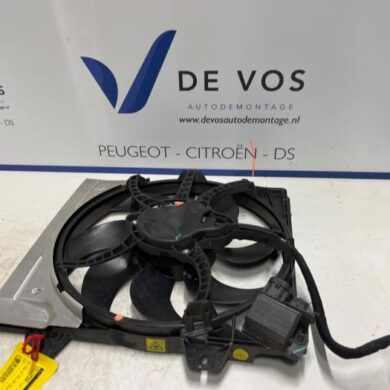 Peugeot 208 1.2 Vti 12V PureTech 100 Cooling fan housing 2020 9827752980