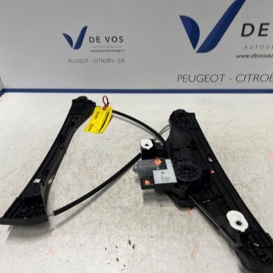 Citroen C4 1.2 PureTech 130 12V Ruitmechaniek 4Deurs rechts-voor 2023 9832821580