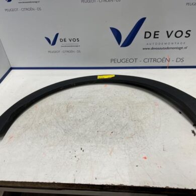 Opel Grandland X 1.2 Turbo 12V Wheel arch strip 2018 YP000309XT