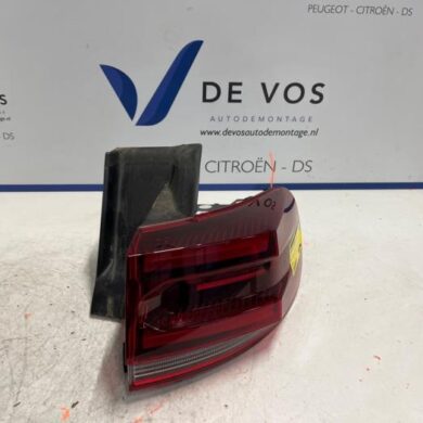 Citroen C5 Aircross 1.2 PureTech Hybrid 136 Taillight, right 2022 9845247280