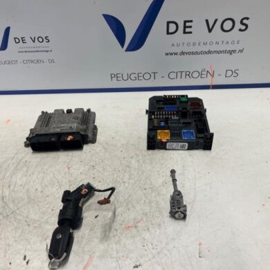 Opel Vivaro 1.5 CDTI 102 Computer Motormanagement YHR 2020 9832694480-1640420180