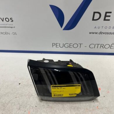 Peugeot 3008 1.2 12V PureTech Hybrid 48V Achterlicht links 2022 9836231480