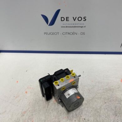 Peugeot 3008 1.2 12V PureTech Hybrid 48V ABS pump HN09 2022 1647895880