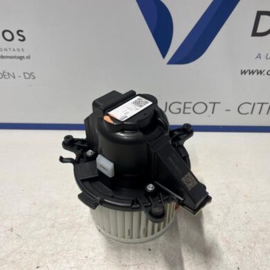 Peugeot 3008 1.2 12V PureTech Hybrid 48V Heating and ventilation fan motor 2022 1609690180-9849717380