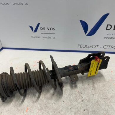 Peugeot 3008 1.2 12V e-THP PureTech 130 Front shock absorber rod, right 2019 9819718680
